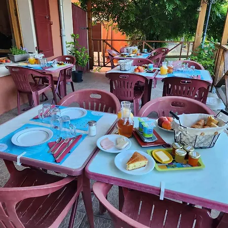 De L'ile Chez Wendy Et Fred Hotel 2*